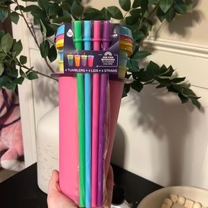 Large color changing tumblers.